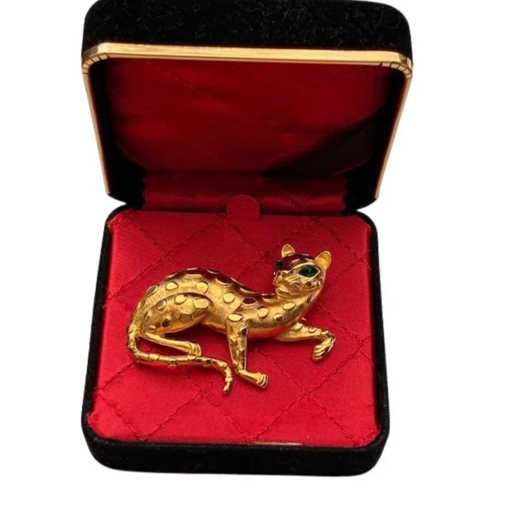 Vintage Crown Trifari Gold Leopard Cat Brooch with Box